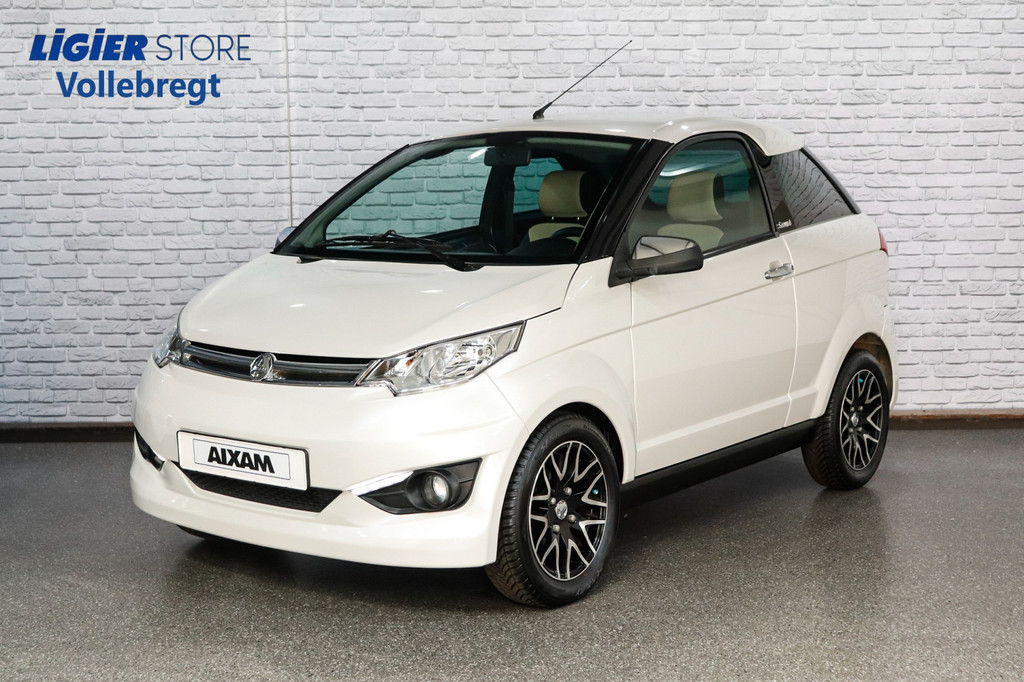 Aixam Coupé Premium / Achteruitrij camera / Ruime kofferbak